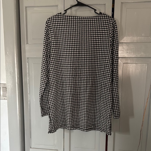 Talbots Black and White Houndstooth Top - Picture 3 of 4